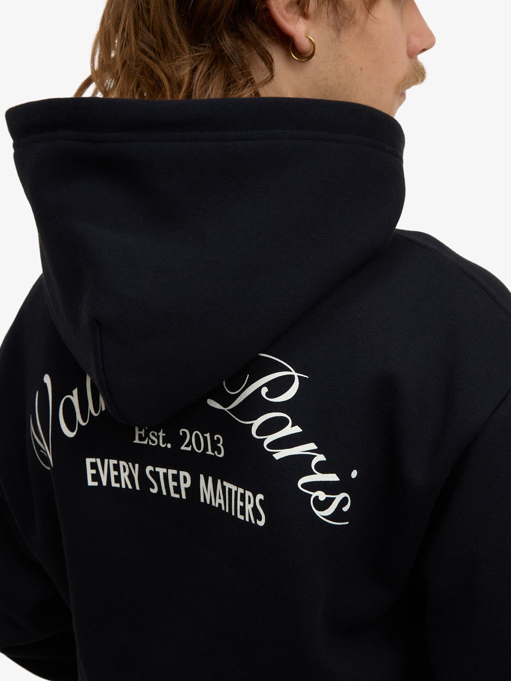 Le hoodie zippé Signature