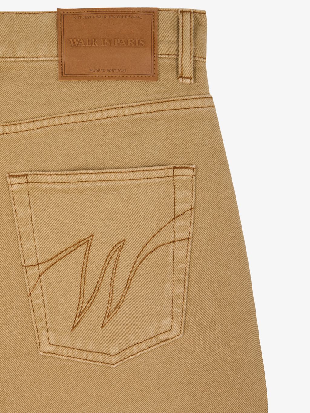 Le pantalon regular en denim